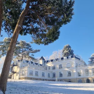 Se marier en hiver au Château du Mont Martin : une expérience inoubliable